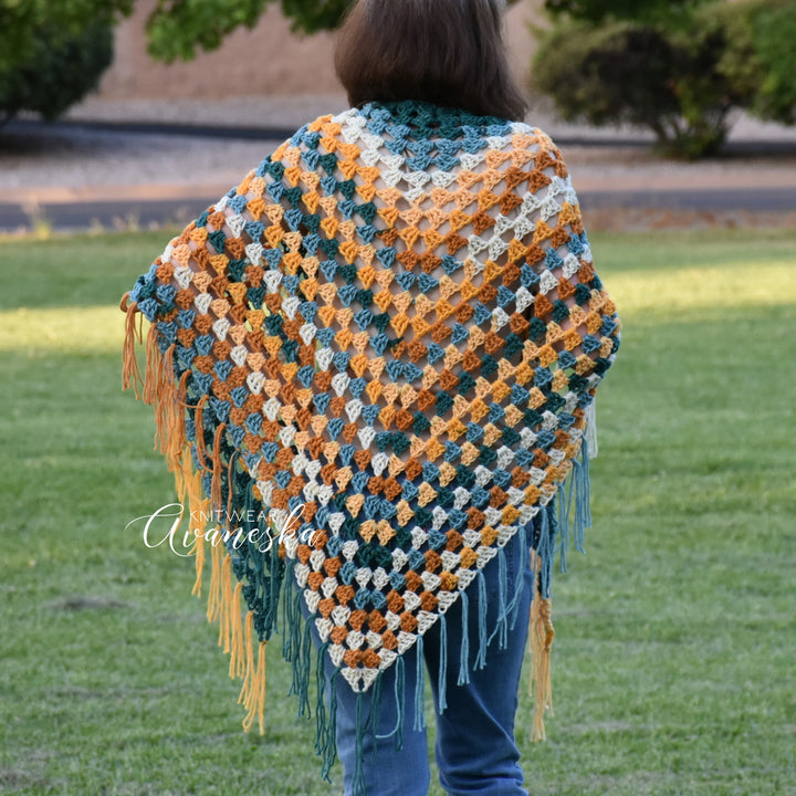 Crochet Triangle Shawl | La LUCIA