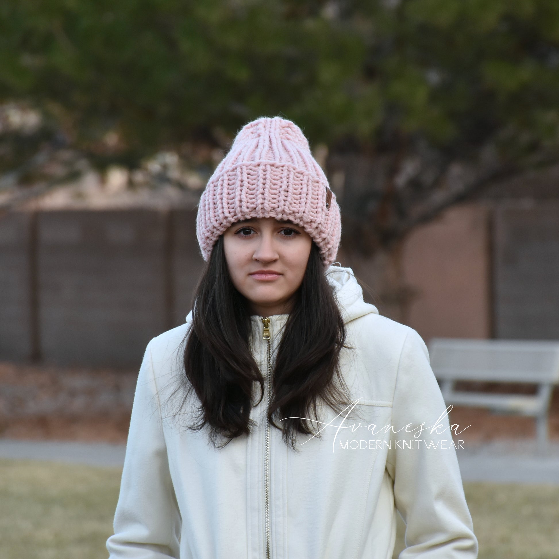 Woman's Knitted Winter Bulky Beanie Hat 