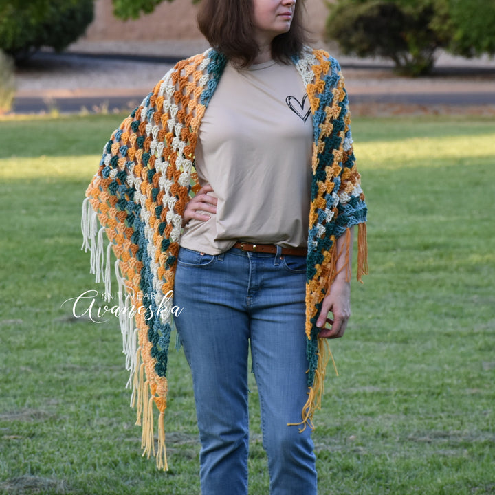 Crochet Triangle Shawl | La LUCIA