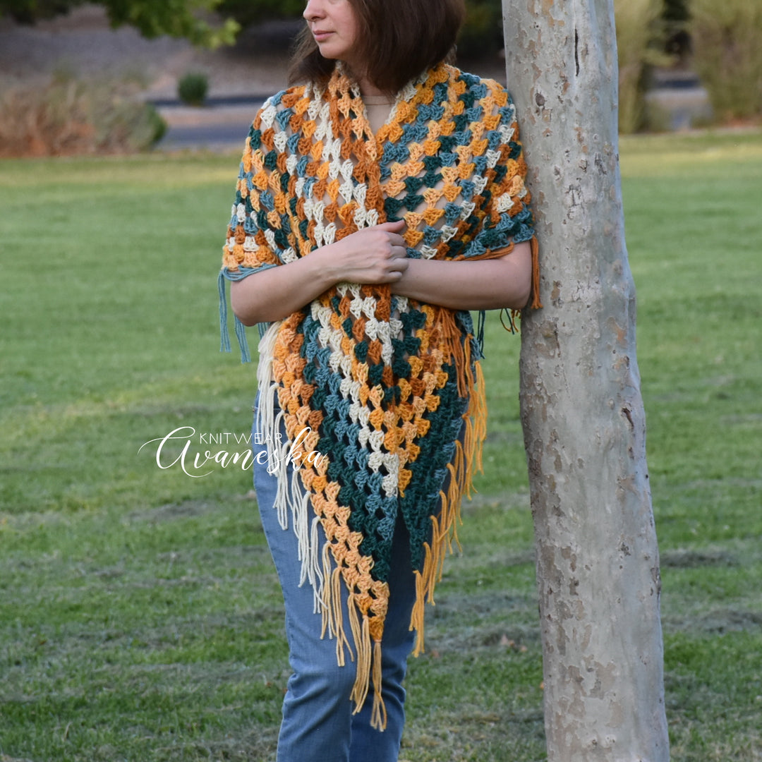 Crochet Triangle Shawl | La LUCIA