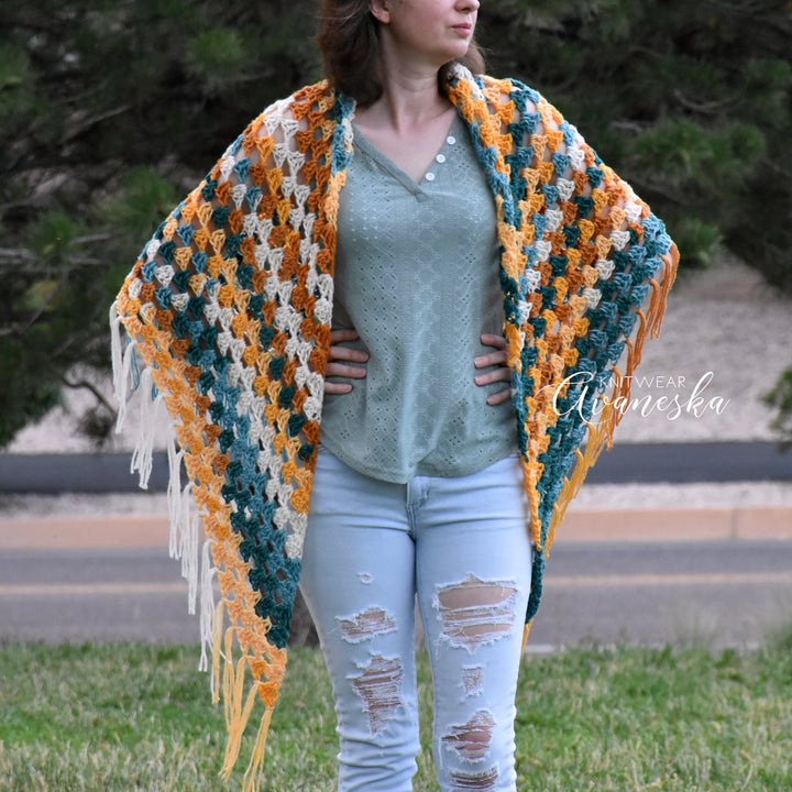 Crochet Triangle Shawl | La LUCIA