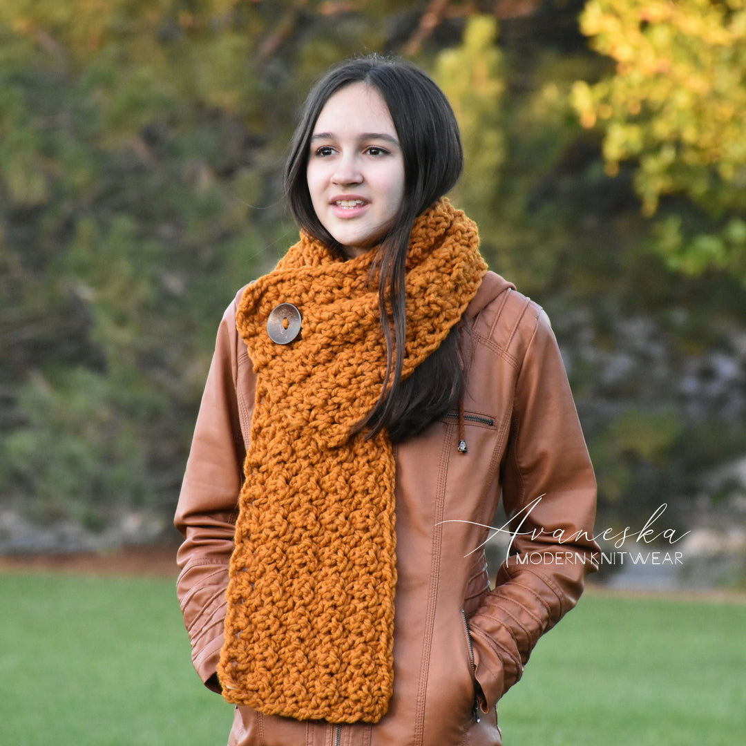 Chunky Buttoned Scarf | The VILNIUS