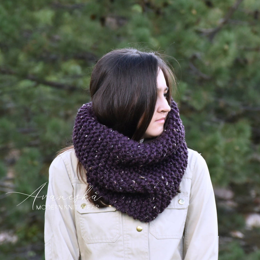 Woman's Knit Crochet Chunky Bulky Scarf Cowl