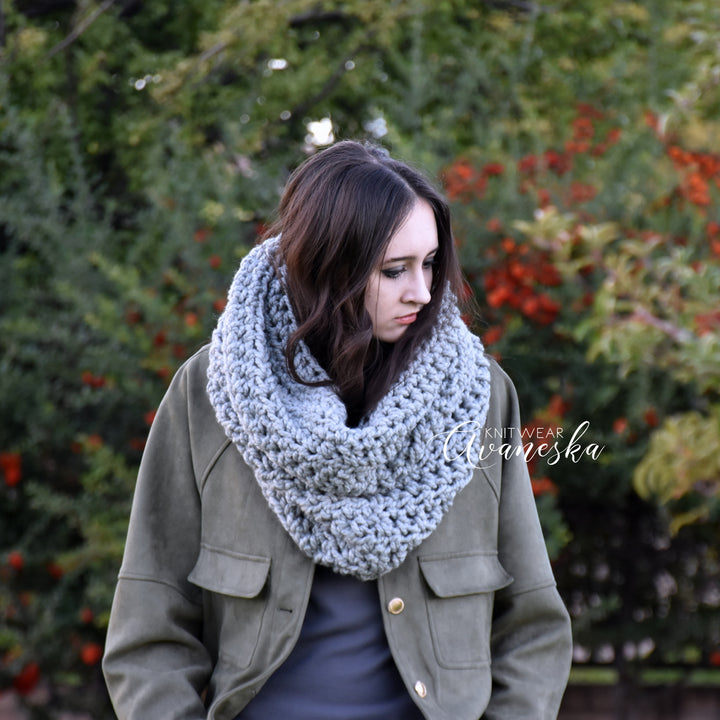 Handmade oversized gray circle snood cowl scarf for men, cozy knit texture for fall and winter 