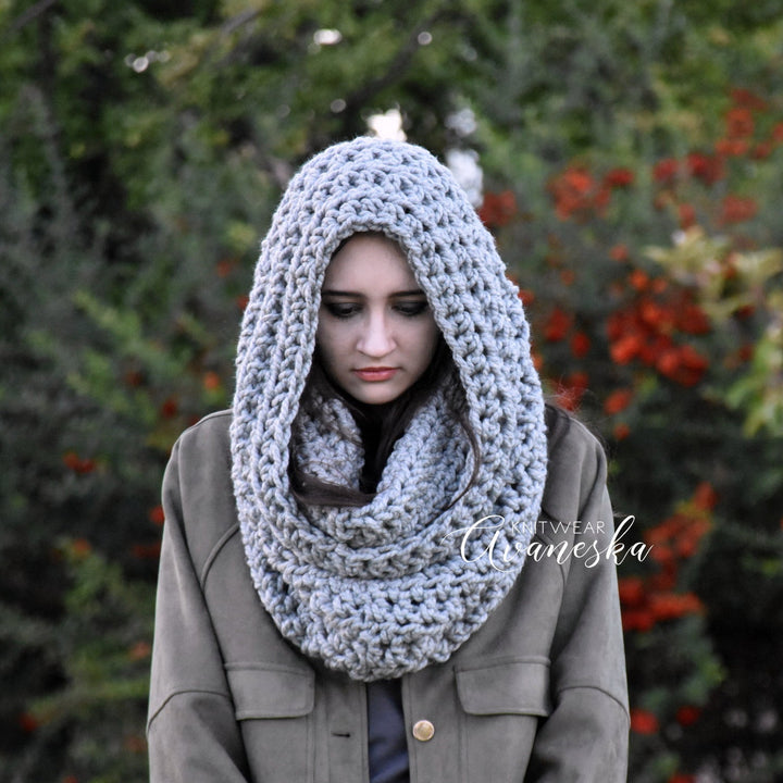 Unisex hand knitted wool bulky chunky snood scarf for fall and winter