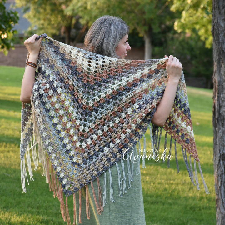 Crochet Triangle Shawl | La LUCIA