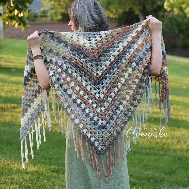 Crochet Triangle Shawl | La LUCIA