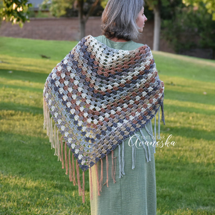 Crochet Triangle Shawl | La LUCIA