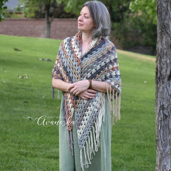 Crochet Triangle Shawl | La LUCIA