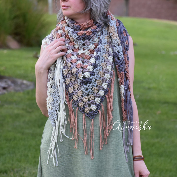 Crochet Triangle Shawl | La LUCIA