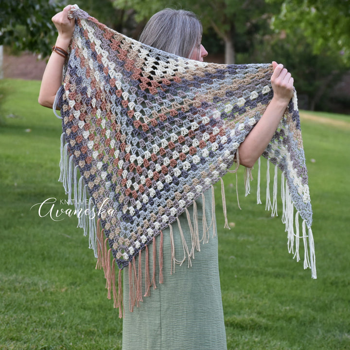 Crochet Triangle Shawl | La LUCIA