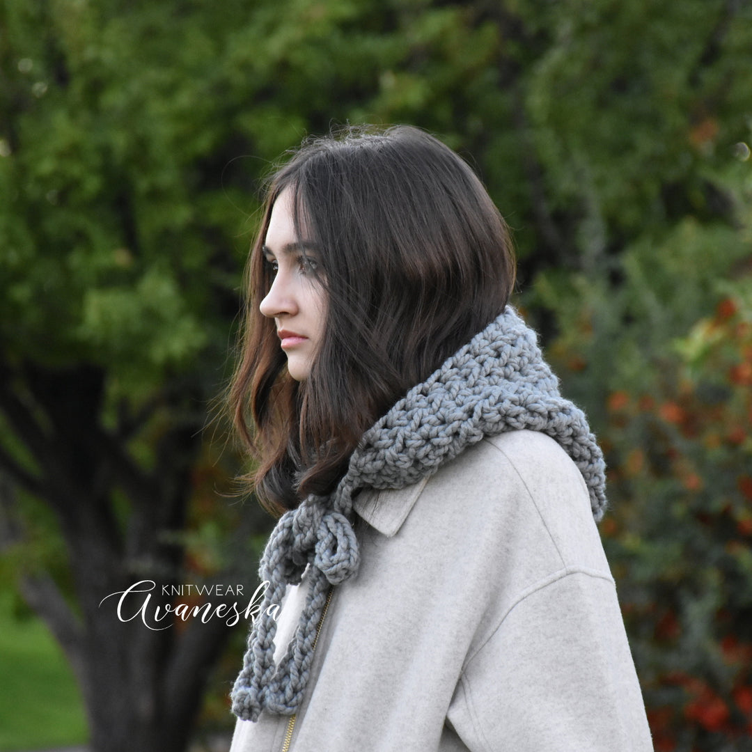 Chunky Large Hood Hat with Ties | THE YORK