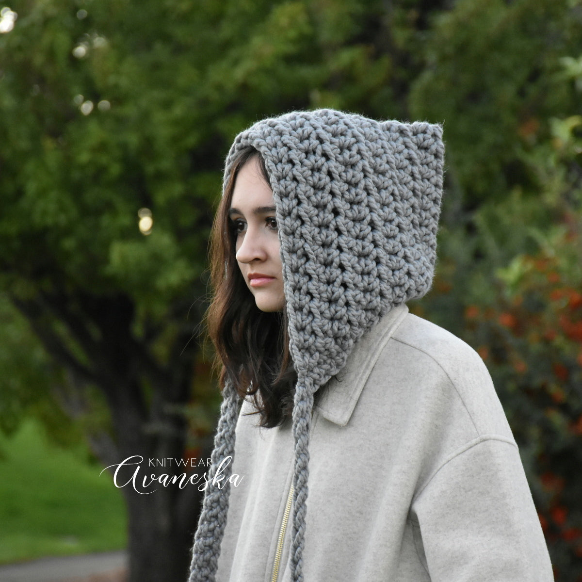 Chunky Large Hood Hat with Ties | THE YORK – Avaneska Knitwear