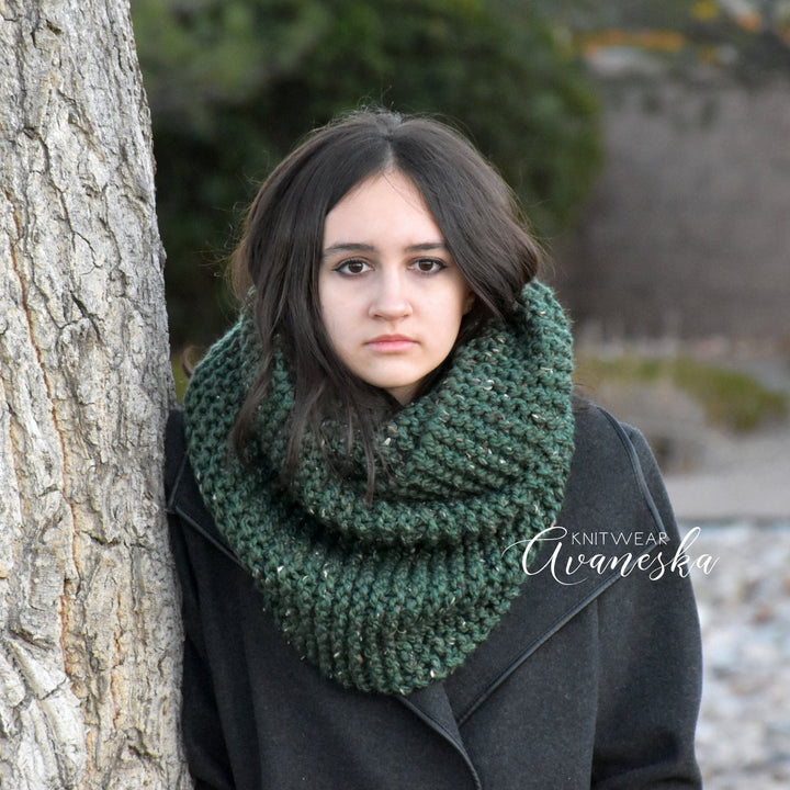 Handmade Woolen Chunky Oversized Infinity Loop Scarf for Women and Teens