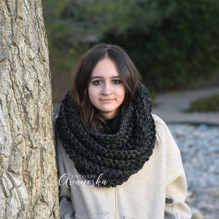 Chunky Infinity Scarf | THE DRESDEN