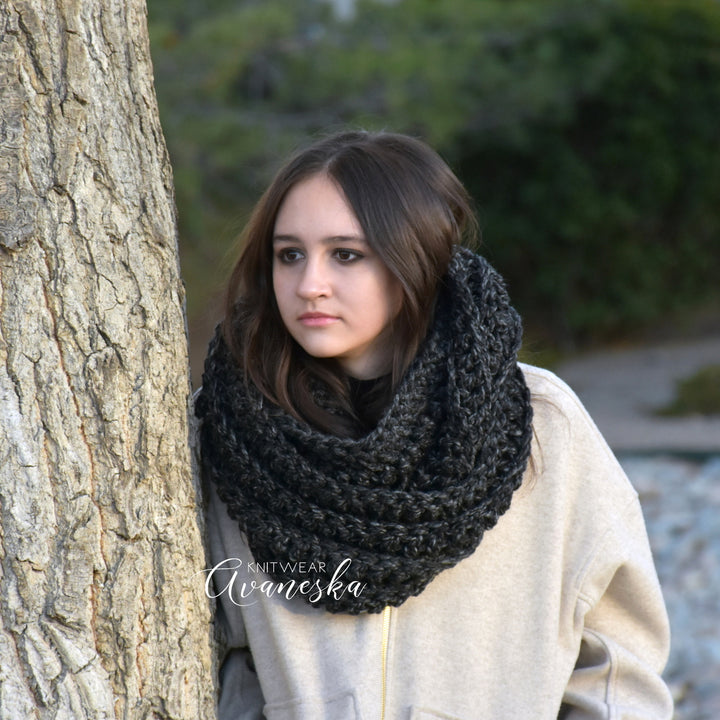 Handmade Women Crochet Knit Winter Chunky Infinity Scarf Cowl Wrap 