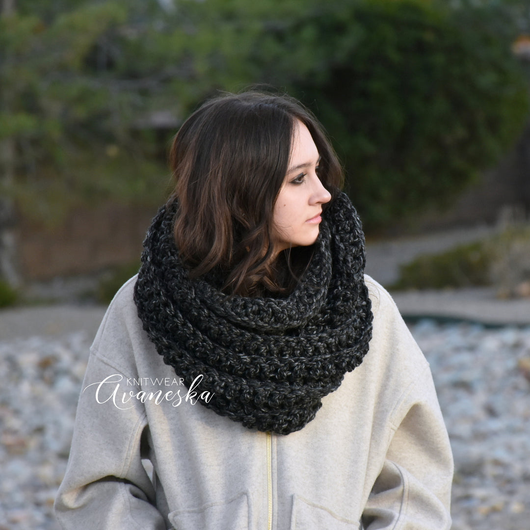 Chunky Infinity Scarf | THE DRESDEN