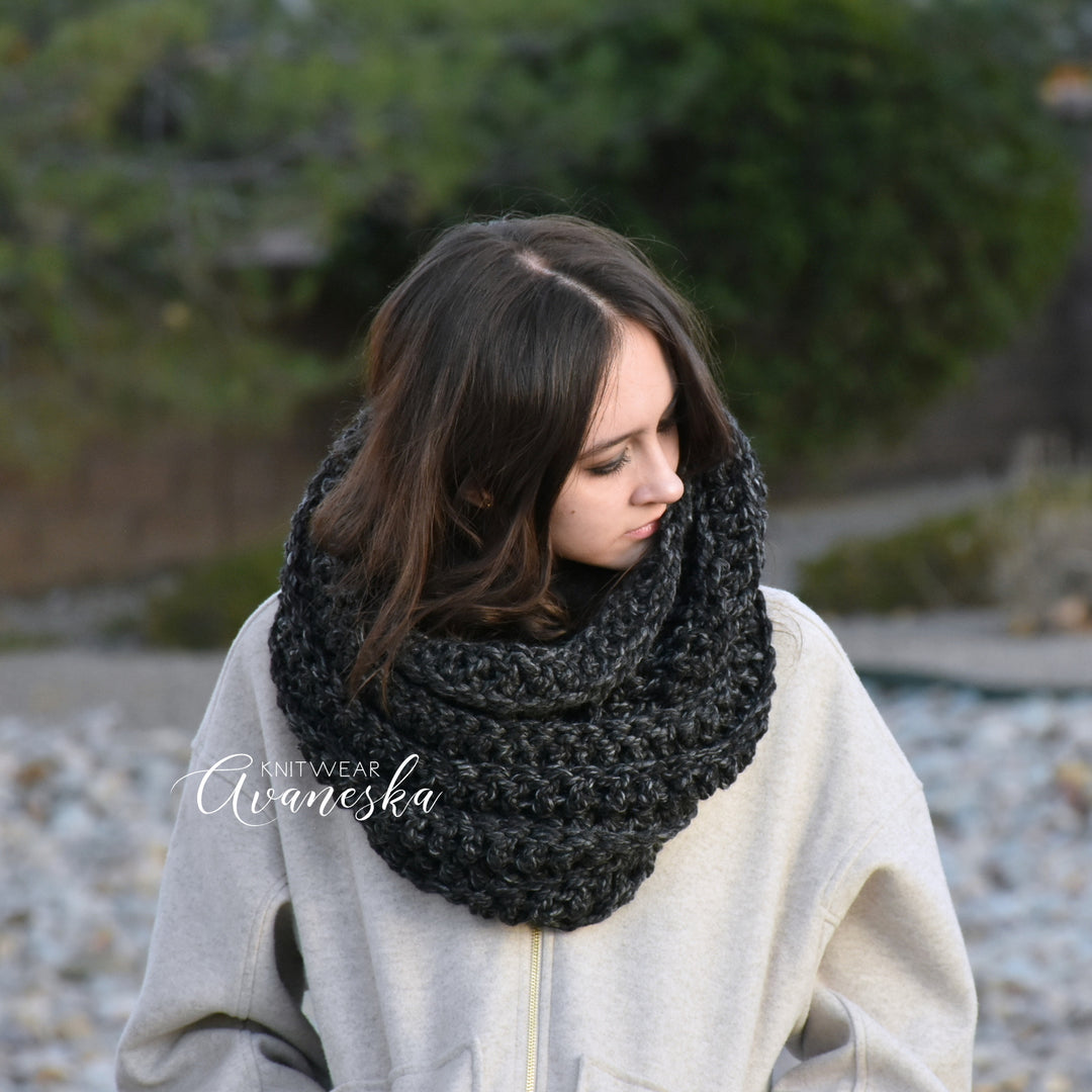 Chunky Infinity Scarf | THE DRESDEN