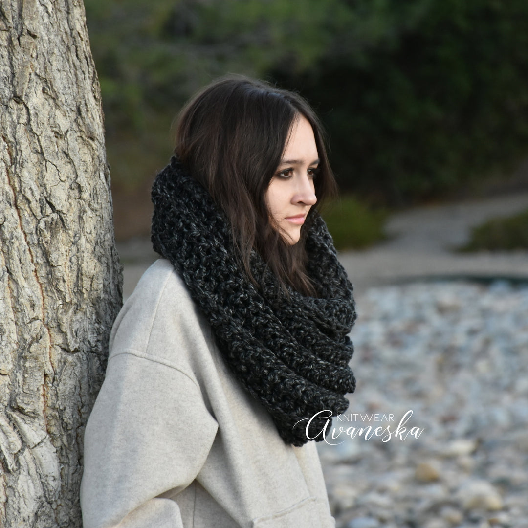 Chunky Infinity Scarf | THE DRESDEN
