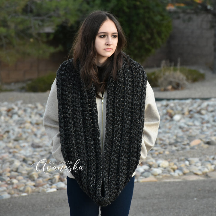 Chunky Infinity Scarf | THE DRESDEN