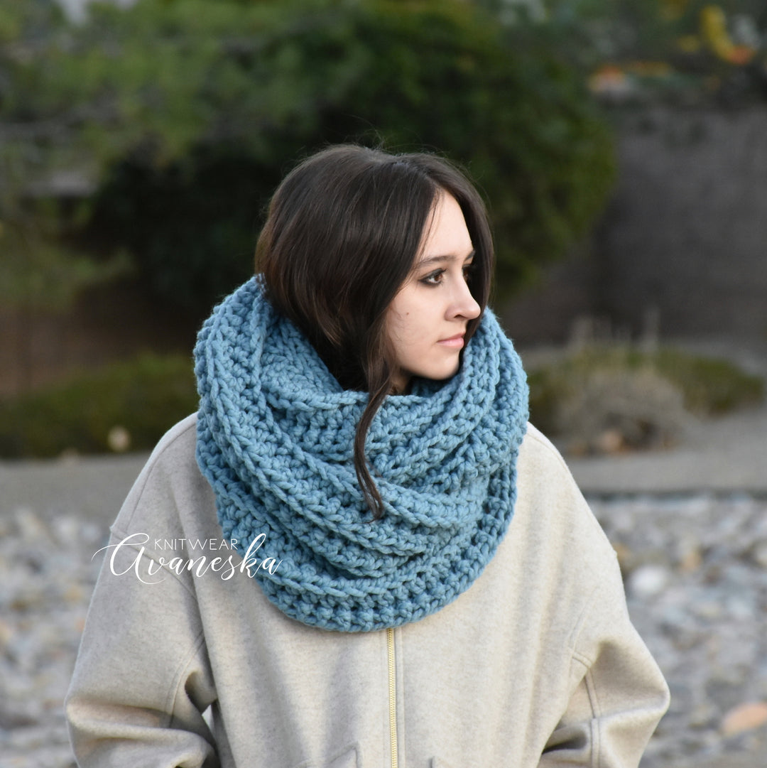 Chunky Infinity Scarf | THE WASHINGTON