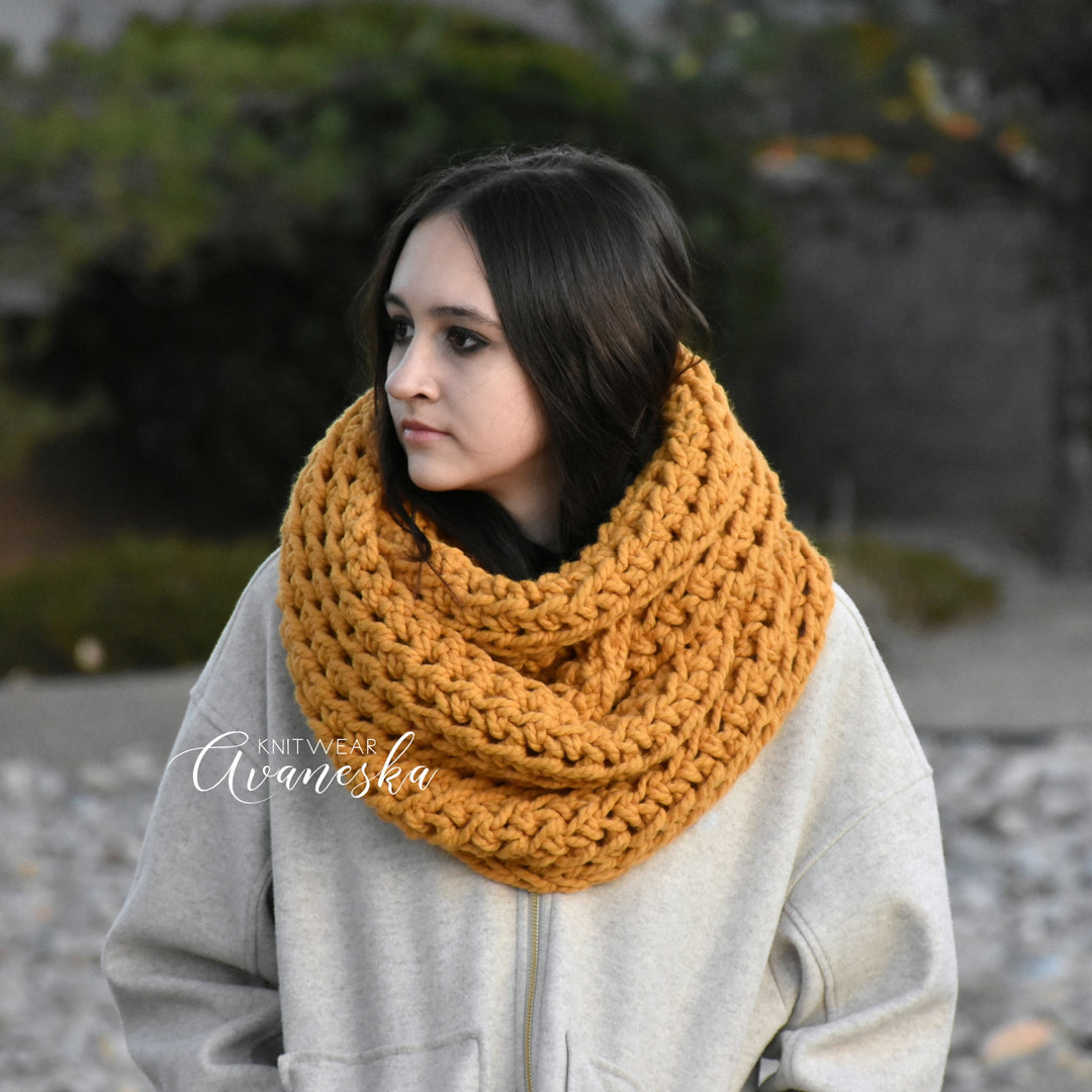 Chunky Infinity Scarf | THE VIENNA