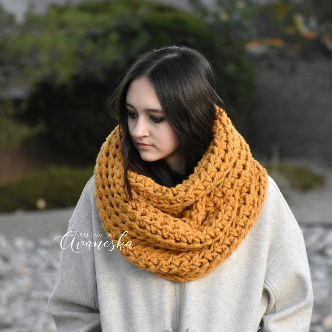 Chunky Infinity Scarf | THE VIENNA