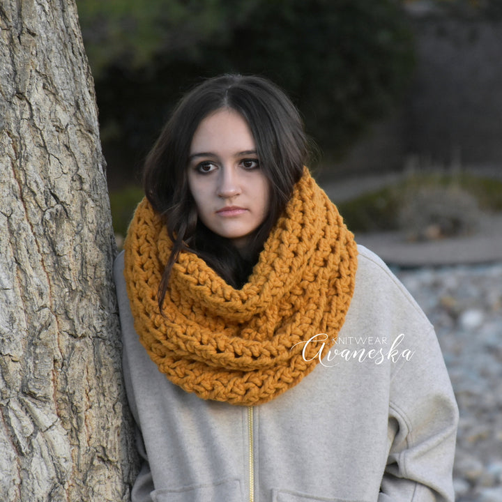 Chunky Infinity Scarf | THE VIENNA