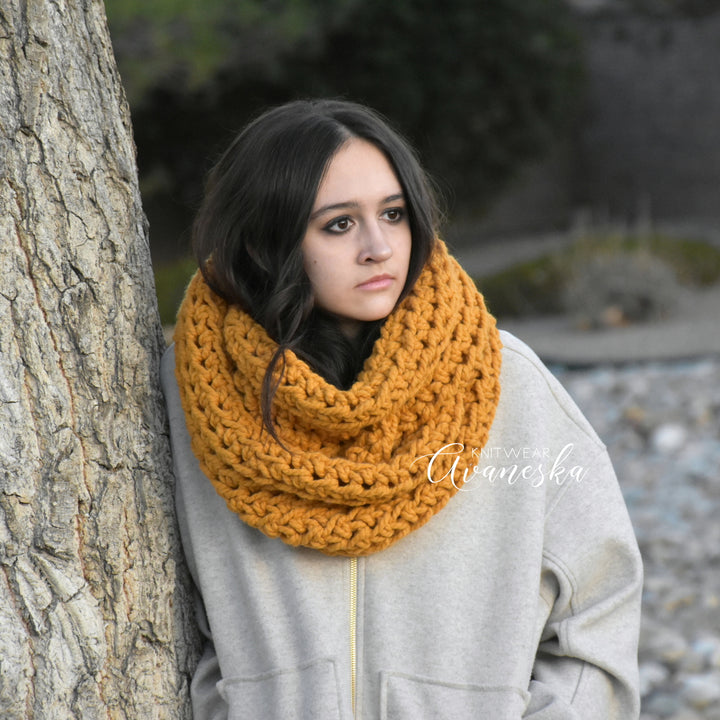 Chunky Infinity Scarf | THE VIENNA