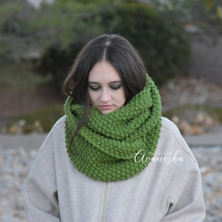 Chunky Infinity Scarf | THE BERN