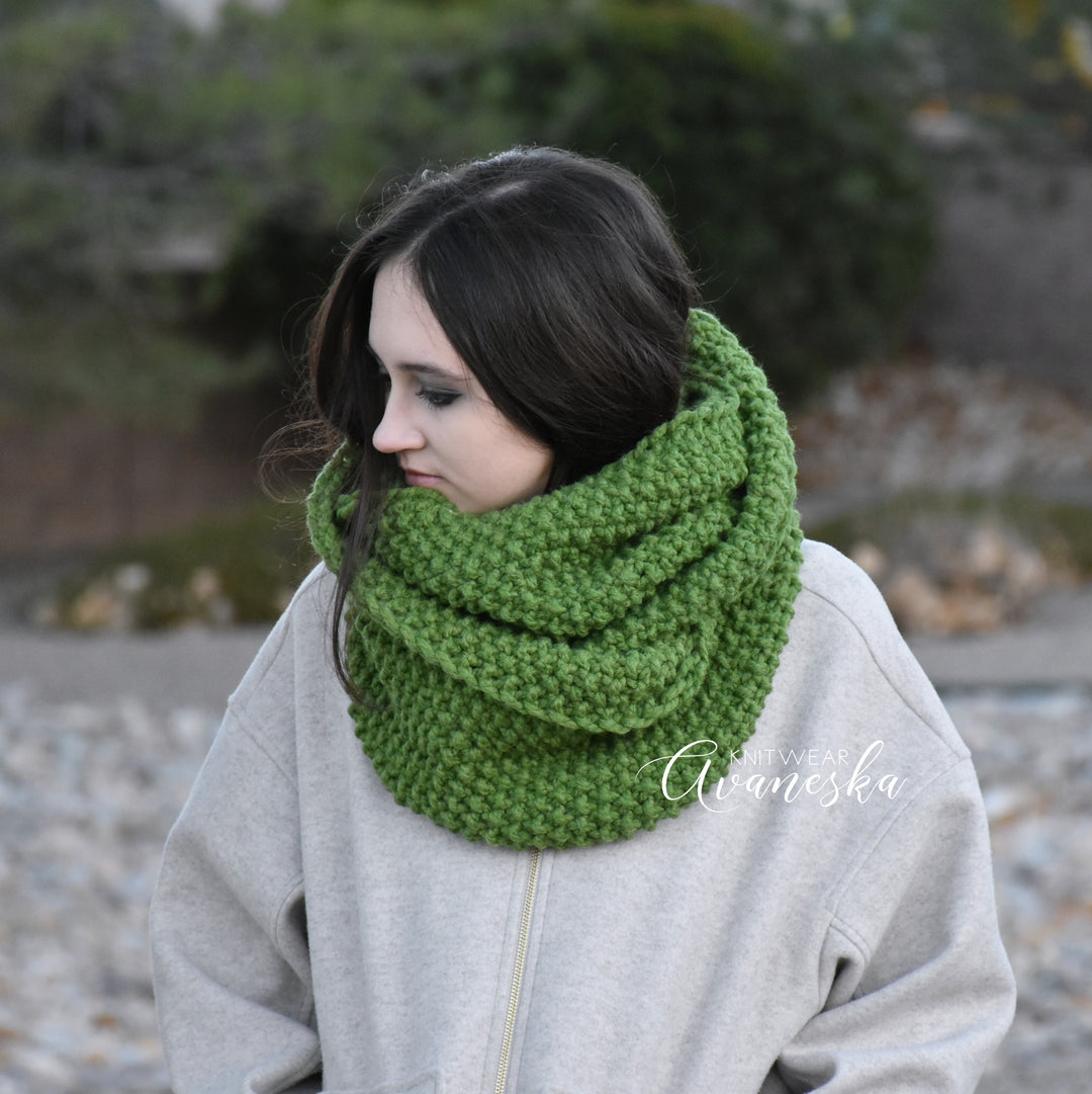 Chunky Infinity Scarf | THE BERN