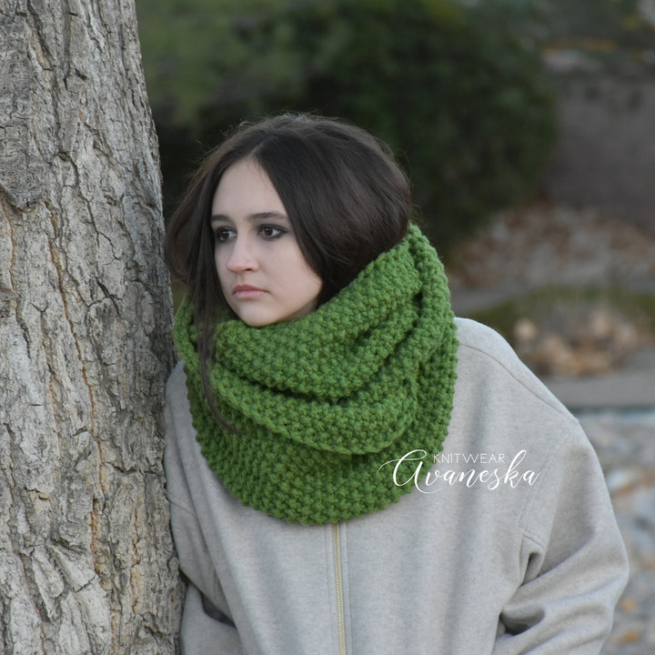 Chunky Infinity Scarf | THE BERN