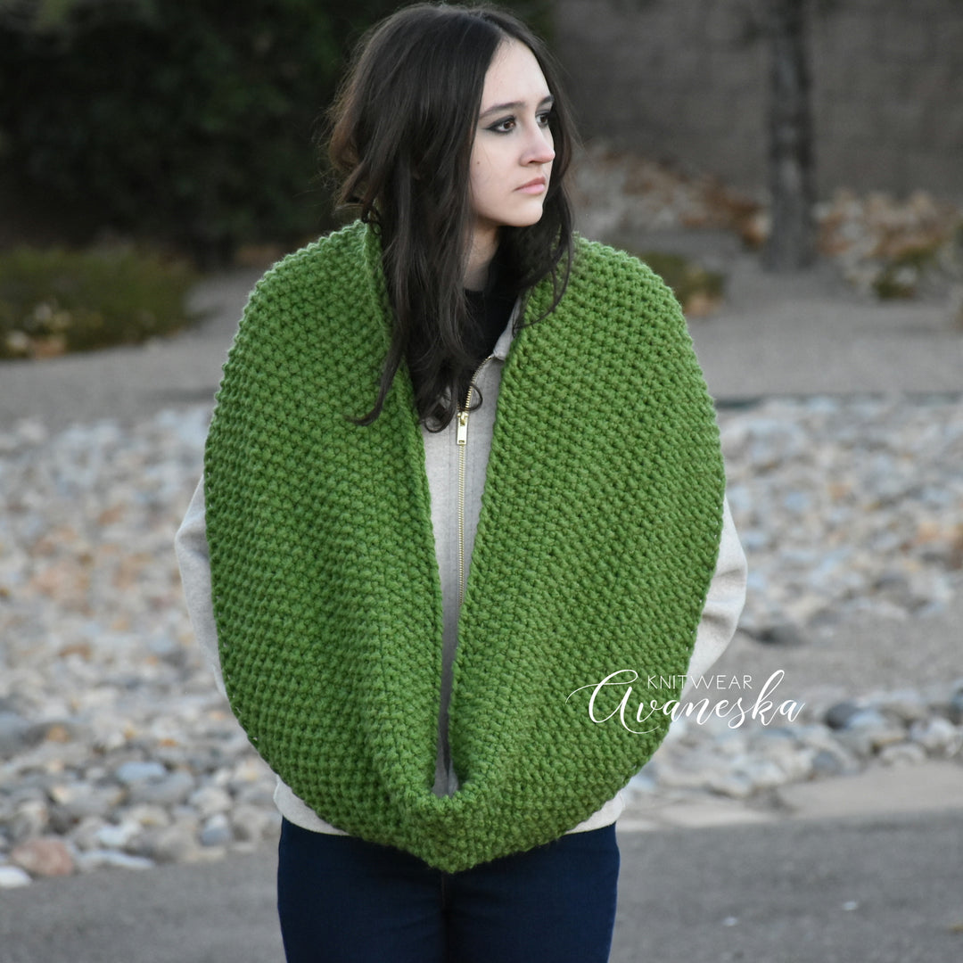 Chunky Infinity Scarf | THE BERN