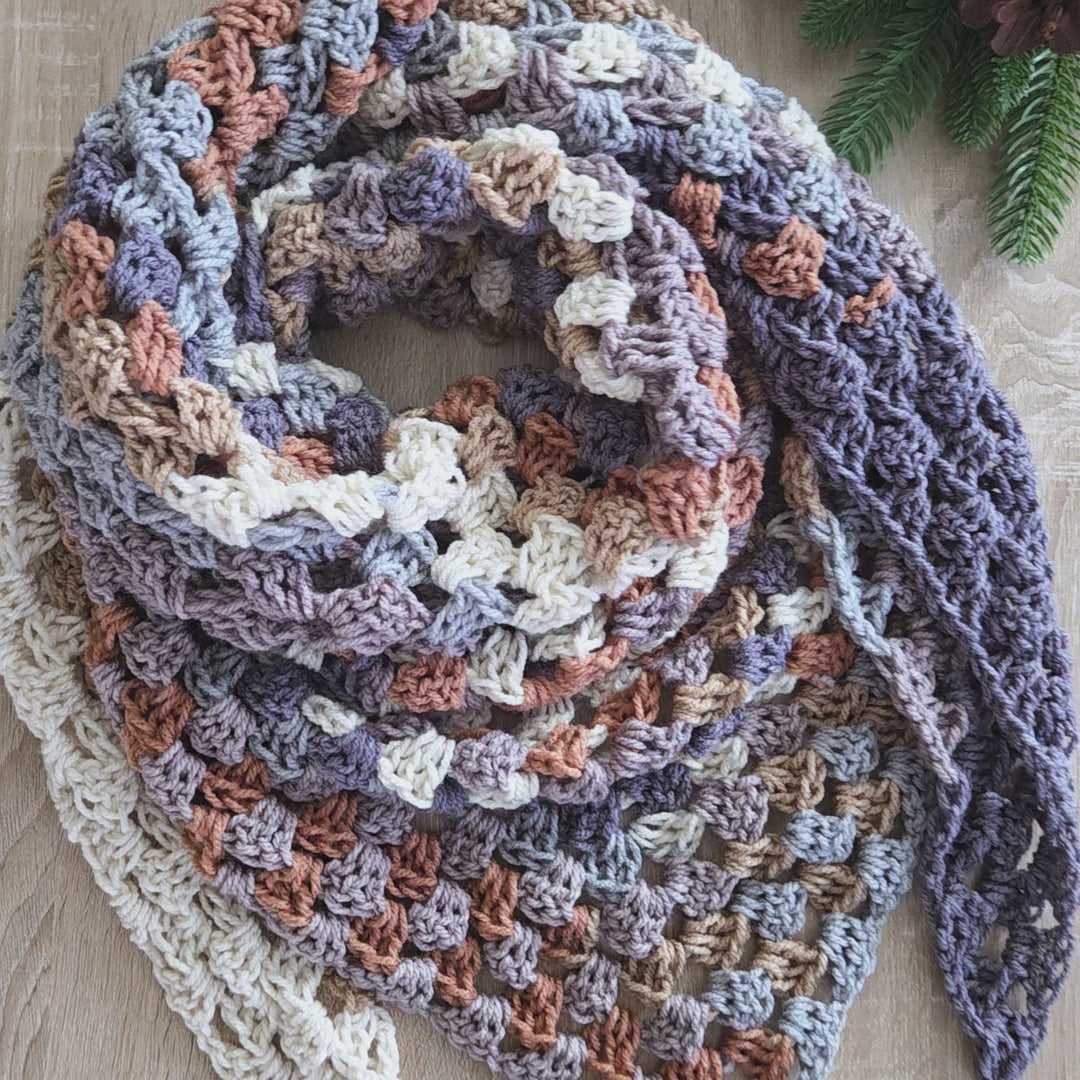 Crochet Triangle Shawl | La LUCIA