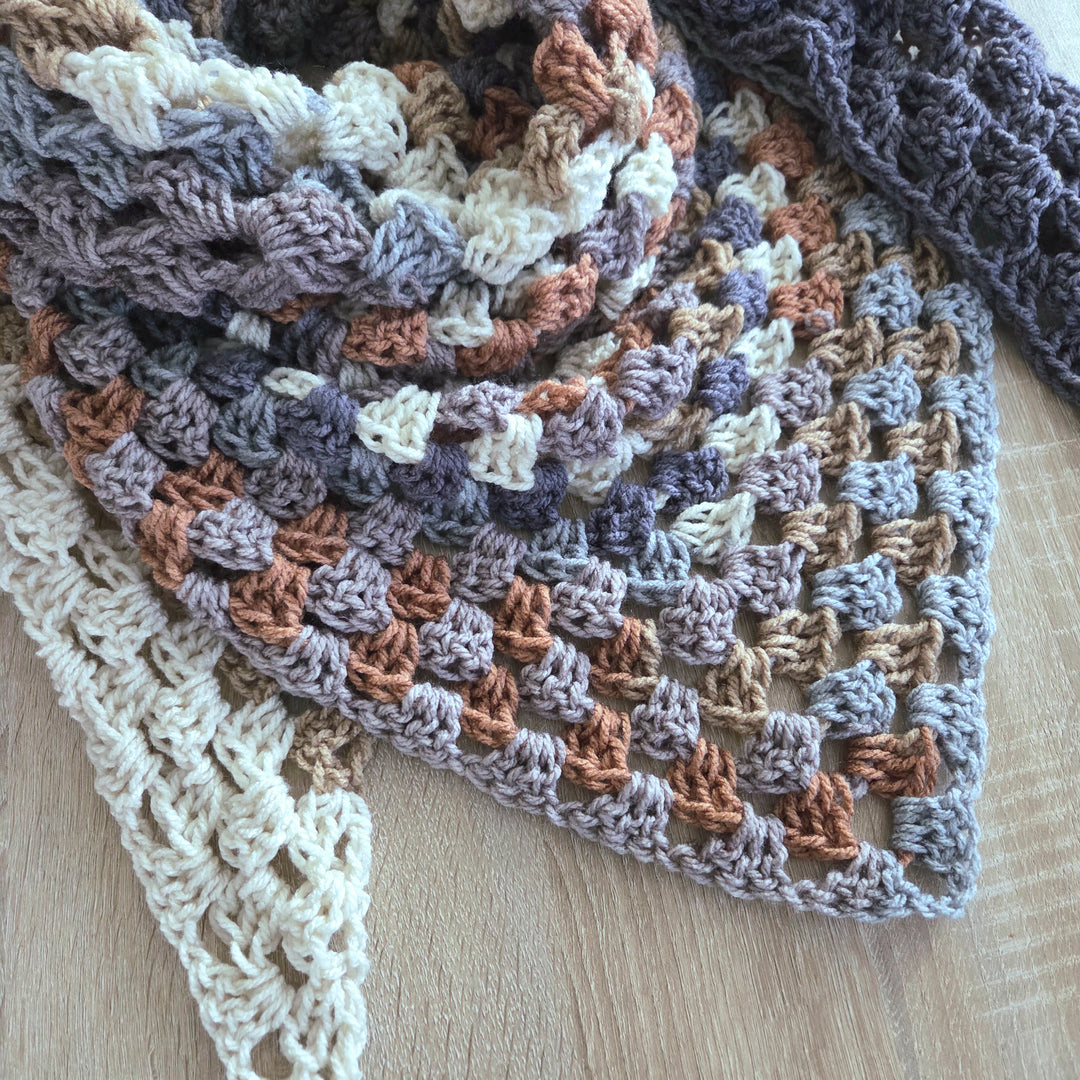 Crochet Triangle Shawl | La LUCIA