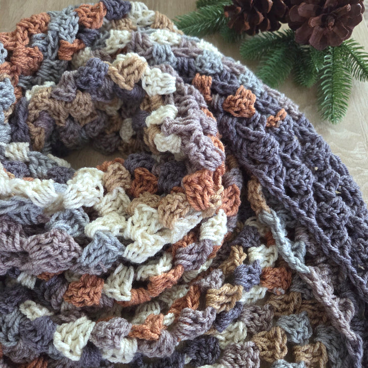 Crochet Triangle Shawl | La LUCIA