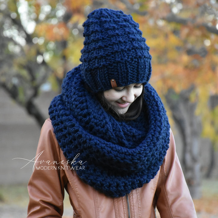 Knitted Women's Chunky Infinity Scarf | THE HOUSTON
