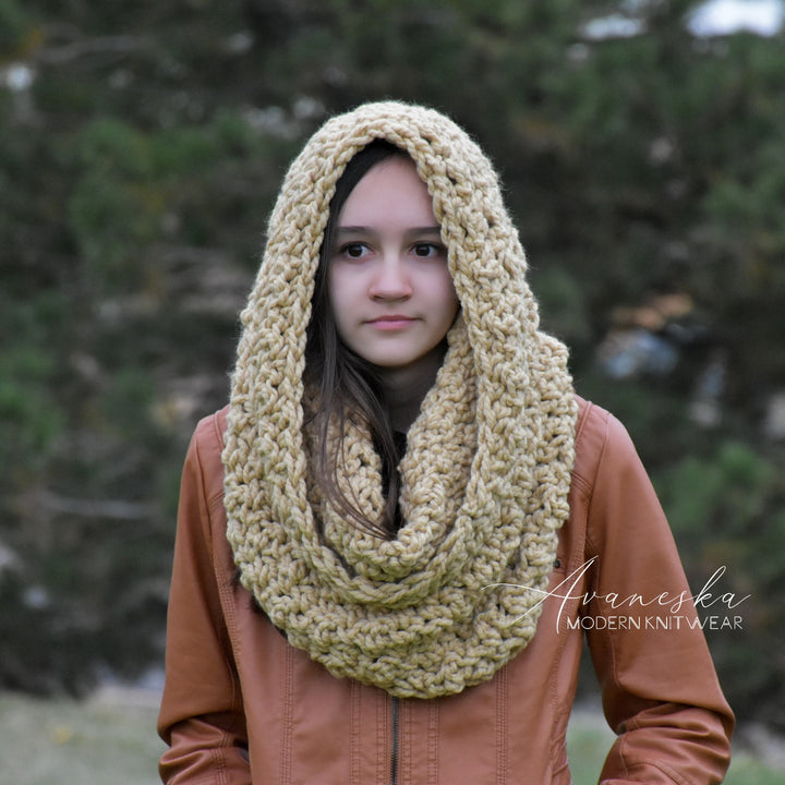 Woman's Knit Crochet Wool Winter Bulky Chunky Oversized Snood Hooded Scarf