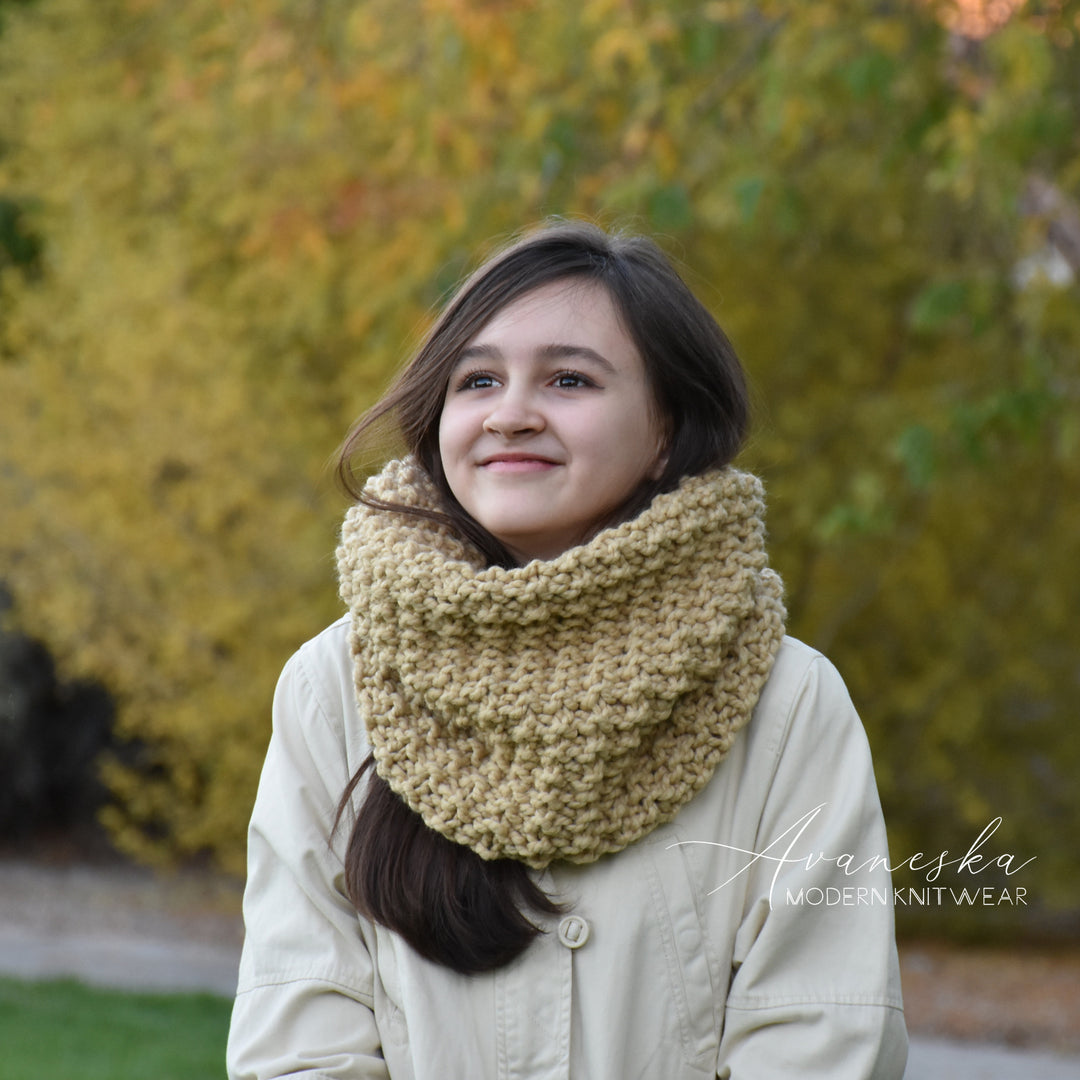 Knitted Chunky Winter Woolen Neck Warmer Cowl Scarf | THE HERSHEY