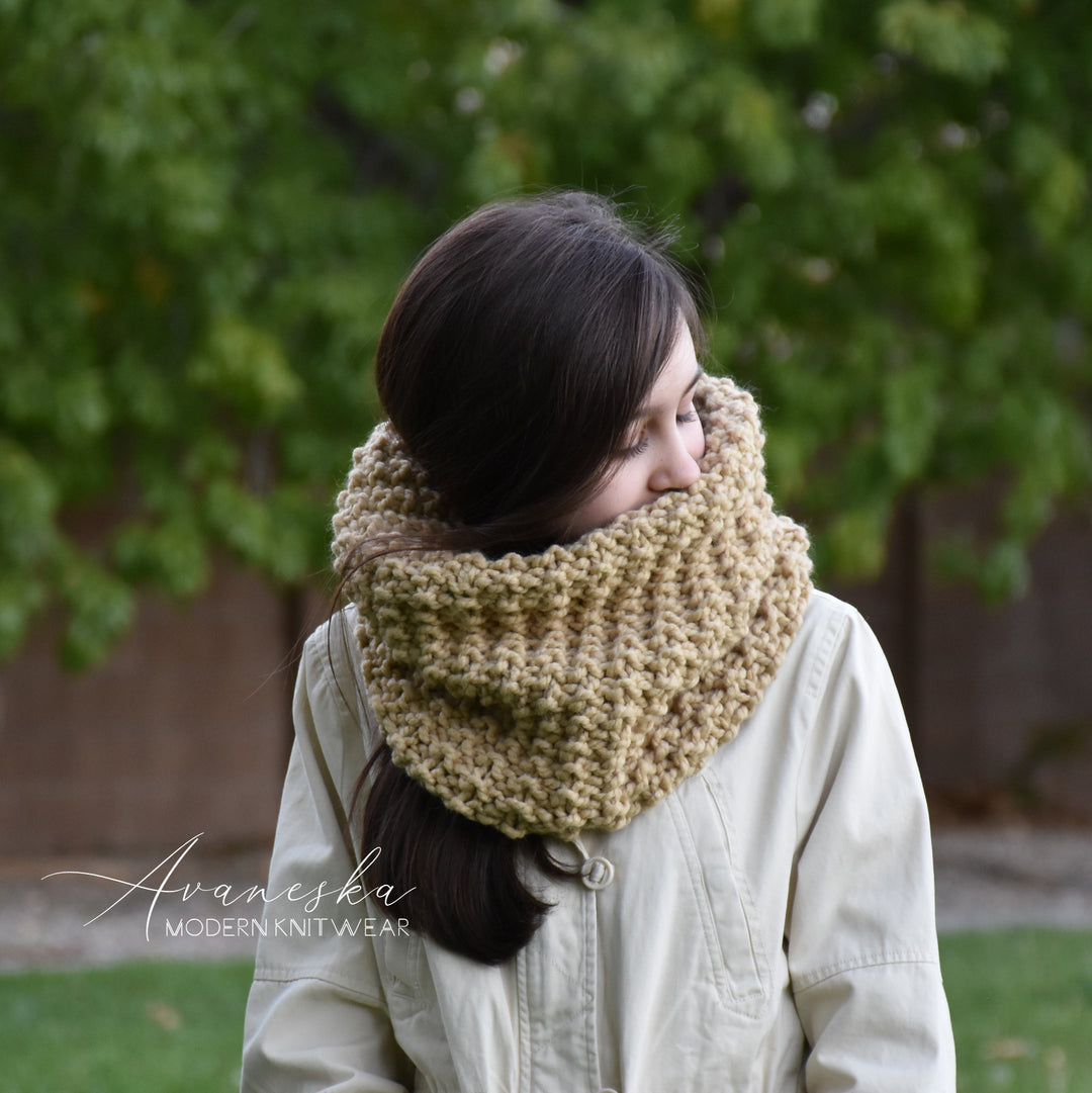 Knitted Chunky Winter Woolen Neck Warmer Cowl Scarf | THE HERSHEY