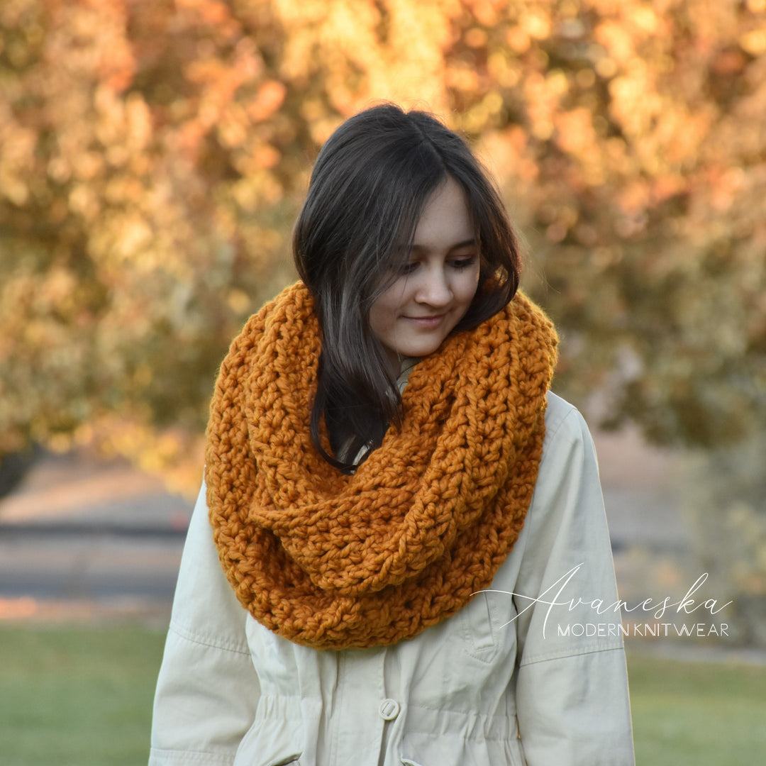 Knitted Women's Chunky Infinity Scarf | THE ROCHESTER