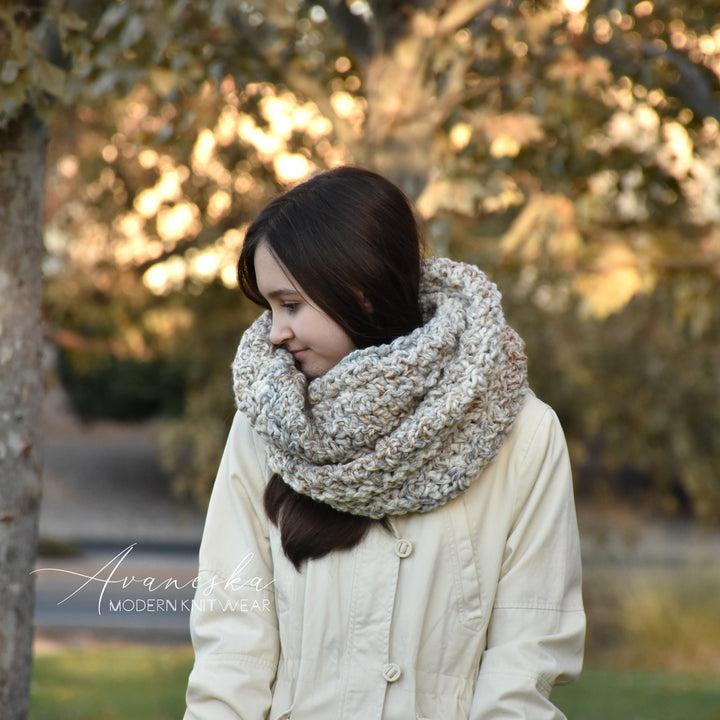 Knitted Women's Chunky Infinity Scarf | THE DUBLIN